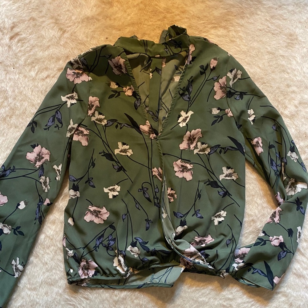 *NEVER WORN* Vintage Havana floral blouse